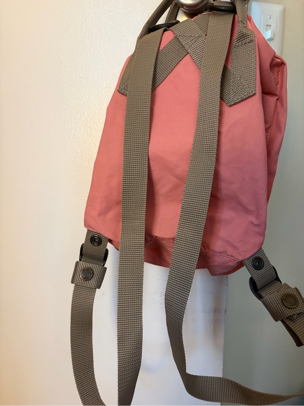 Fjallraven Kånken Mini Backpack - Pink - Picture 3 of 8